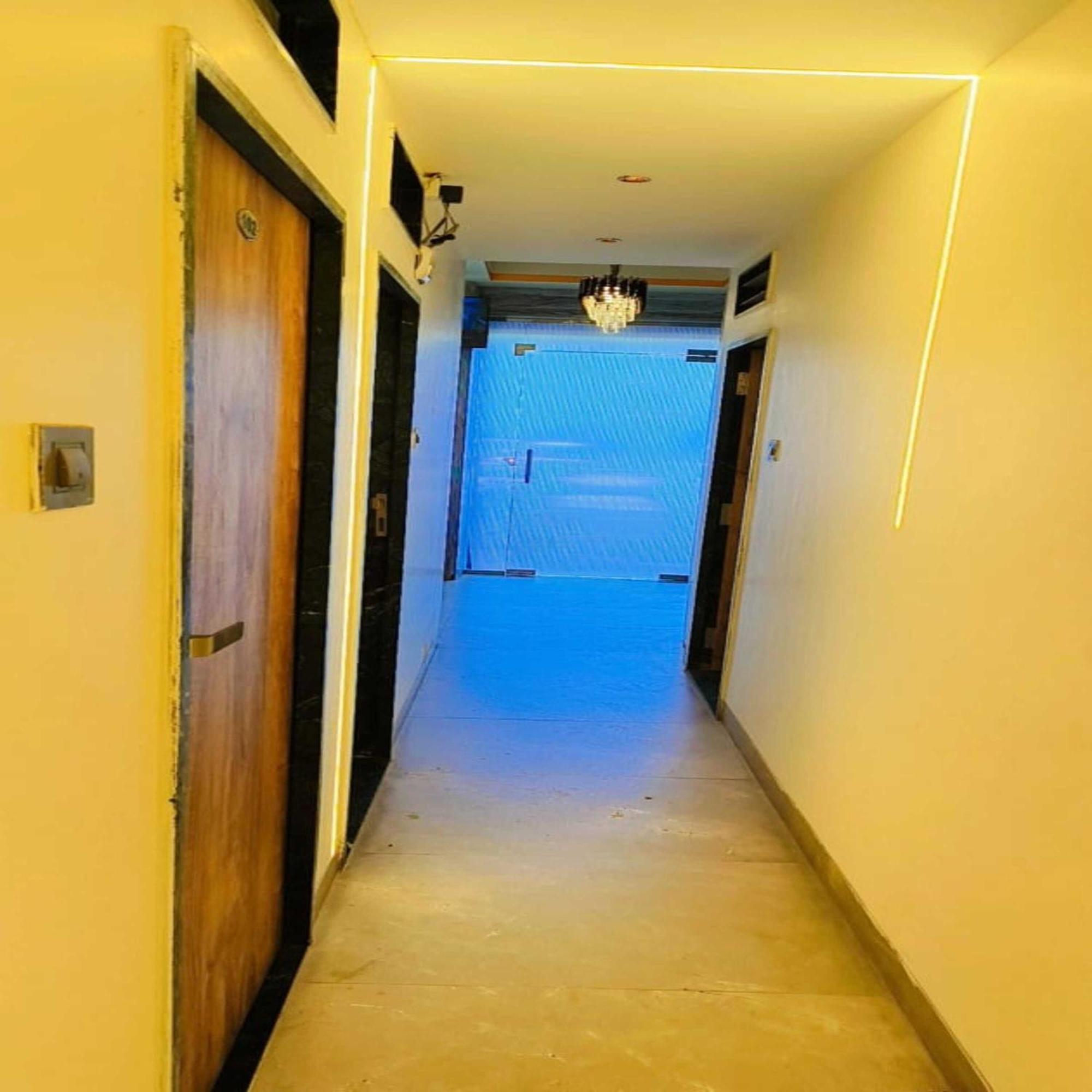 Hotel Pride Suites - Kurla West Мумбаи Экстерьер фото